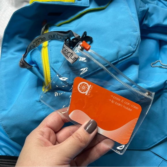 Aperture Snowboarding Jacket in Light Blue Yellow - Picture 10 of 11